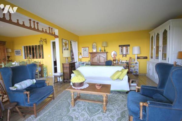 Appartement de 3 /4 pièces principales, 104 m² , terrasse, cave, 2 parkings