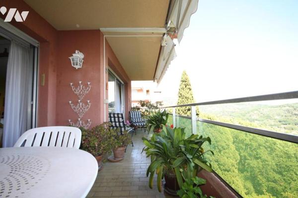 Appartement de 3 /4 pièces principales, 104 m² , terrasse, cave, 2 parkings