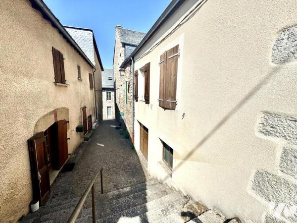 MAISON DE CHARME EN PIERRE 54 M² – CENTRE-BOURG SAINT-ALBAN-SUR-LIMAGNOLE