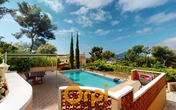 Maison à vendre    5 pièces • 166 m2 Carqueiranne