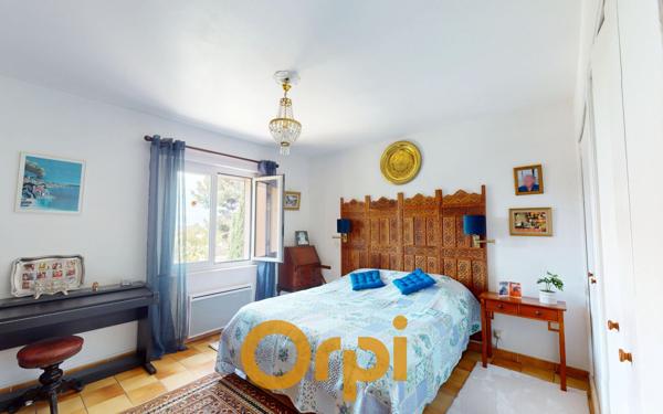 Maison à vendre    5 pièces • 166 m2 Carqueiranne
