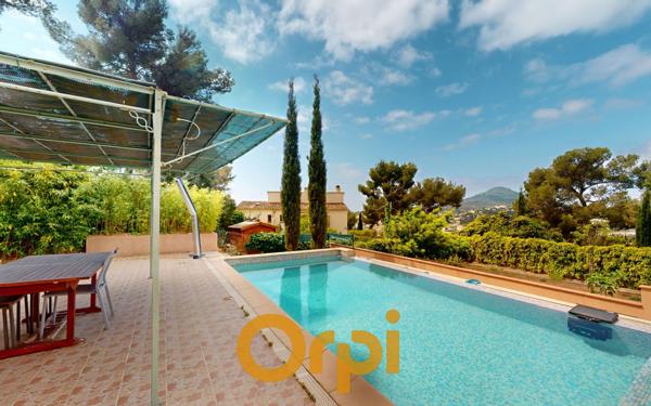 Maison à vendre    5 pièces • 166 m2 Carqueiranne