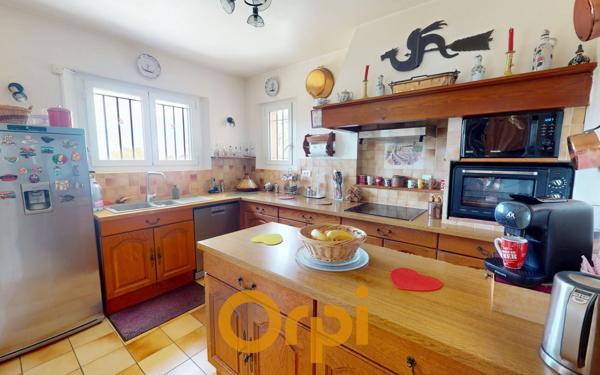 Maison à vendre    5 pièces • 166 m2 Carqueiranne