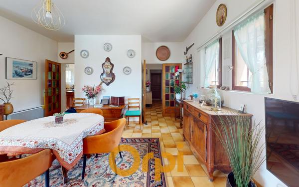 Maison à vendre    5 pièces • 166 m2 Carqueiranne