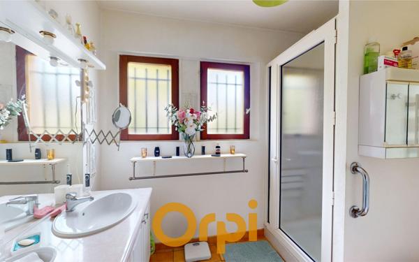 Maison à vendre    5 pièces • 166 m2 Carqueiranne