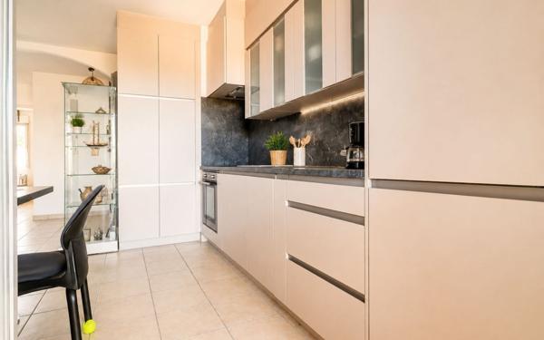 Appartement à vendre    3 pièces • 65 m2 La Seyne-sur-Mer