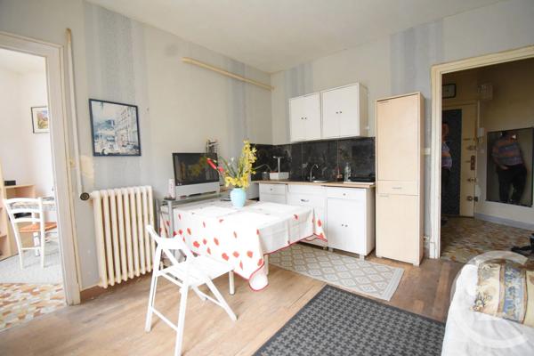 Appartement T2 à vendre  2 pièces - 38,17 m 2   VICHY  - 03