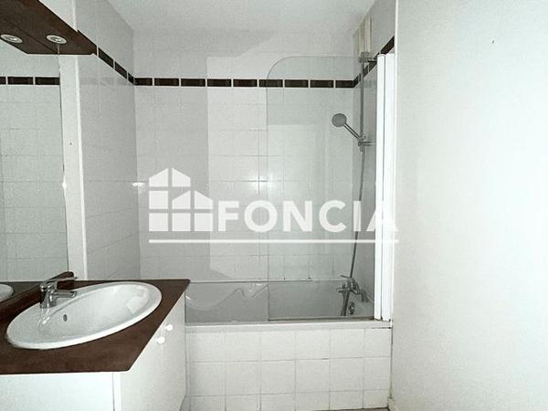 Location Appartement 3 pièces 59.9 m² - 40, RUE DES VOSGES Cholet 49300