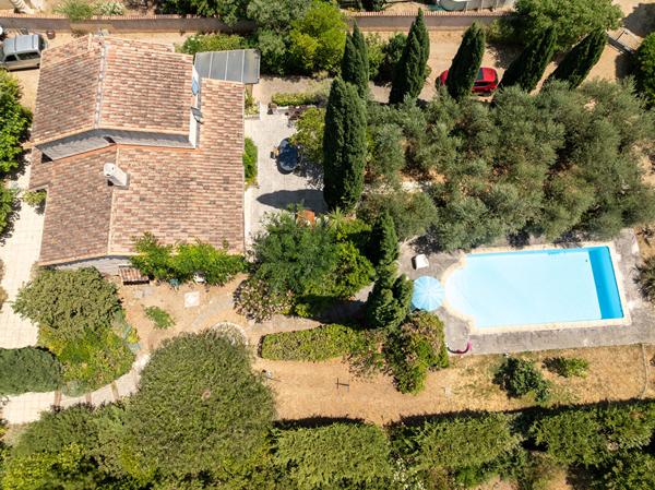 A VENDRE EN EXCLUSIVITE !Maison Lorgues 4 pièces 100 m2 + piscine sur un terrain de 1453m²