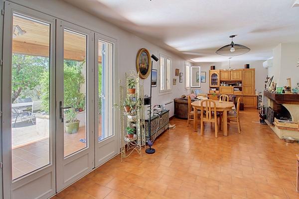 A VENDRE EN EXCLUSIVITE !Maison Lorgues 4 pièces 100 m2 + piscine sur un terrain de 1453m²