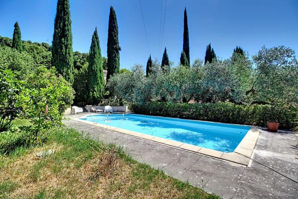 A VENDRE EN EXCLUSIVITE !Maison Lorgues 4 pièces 100 m2 + piscine sur un terrain de 1453m²