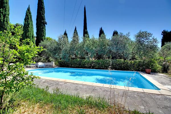 A VENDRE EN EXCLUSIVITE !Maison Lorgues 4 pièces 100 m2 + piscine sur un terrain de 1453m²