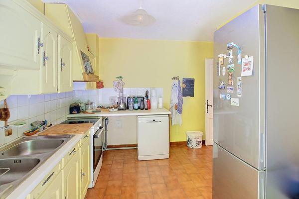 A VENDRE EN EXCLUSIVITE !Maison Lorgues 4 pièces 100 m2 + piscine sur un terrain de 1453m²