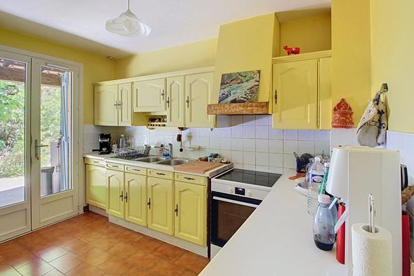 A VENDRE EN EXCLUSIVITE !Maison Lorgues 4 pièces 100 m2 + piscine sur un terrain de 1453m²