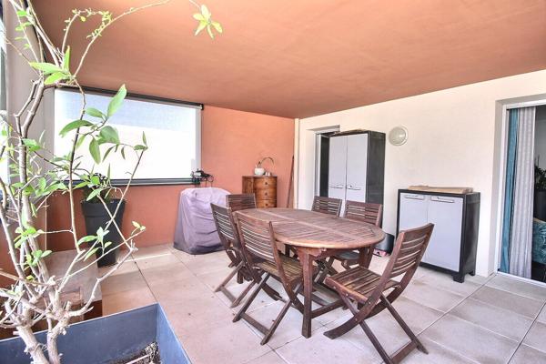 Appartement Marignane 4  pièces de 75 m² avec 2 terrasses et 2 places de stationnements privatives