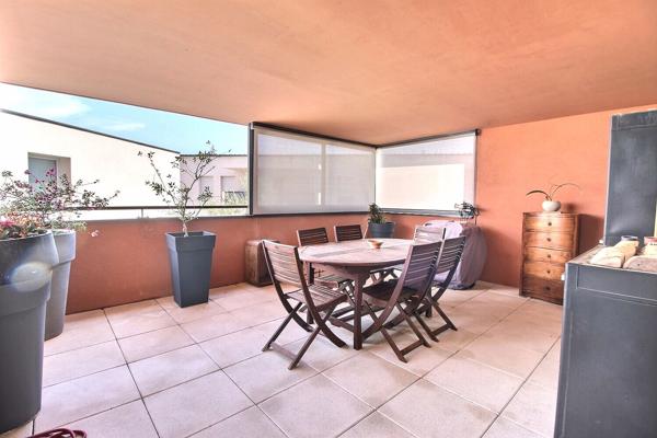 Appartement Marignane 4  pièces de 75 m² avec 2 terrasses et 2 places de stationnements privatives
