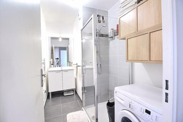 Appartement Marignane 4  pièces de 75 m² avec 2 terrasses et 2 places de stationnements privatives