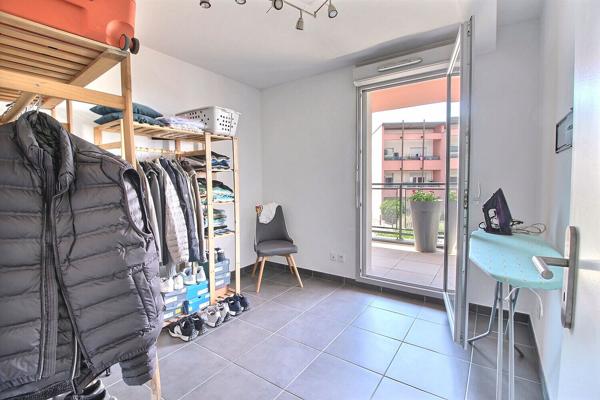 Appartement Marignane 4  pièces de 75 m² avec 2 terrasses et 2 places de stationnements privatives