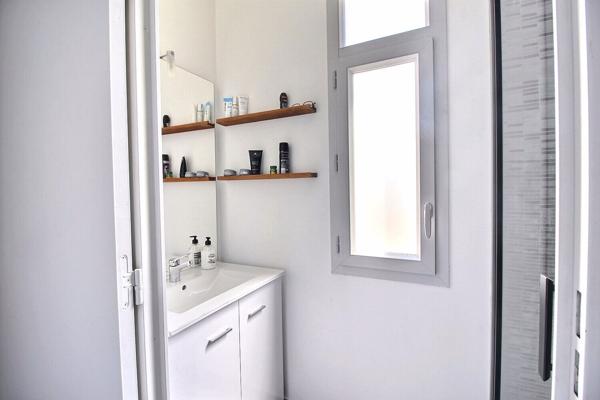 Appartement Marignane 4  pièces de 75 m² avec 2 terrasses et 2 places de stationnements privatives