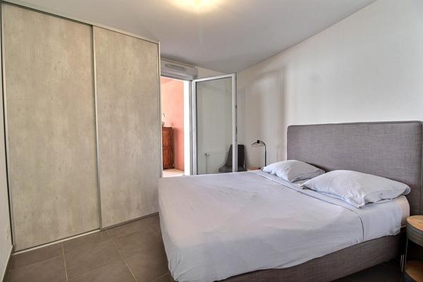 Appartement Marignane 4  pièces de 75 m² avec 2 terrasses et 2 places de stationnements privatives
