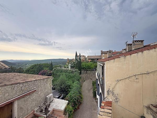 Maison de village provençale 70m², avec terrasses , studio et cave