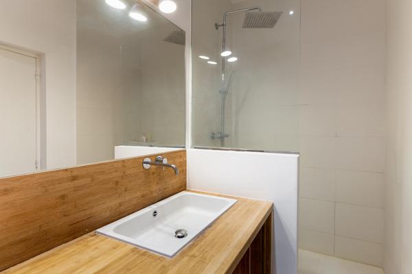 Appartement familial chaleureux avec vue dégagée sur la Mairie du 10ème