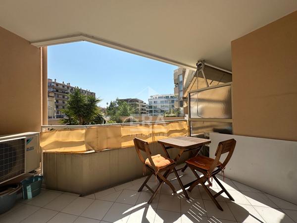 2 pièces avec terrasse plein sud au calme, à deux pas du centre de Cagnes-sur-Mer