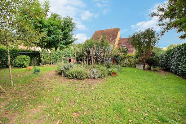 Pavillon 5 chambres proche EPERNON avec terrain et garage