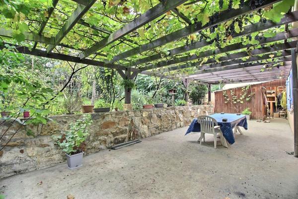 Pavillon 5 chambres proche EPERNON avec terrain et garage