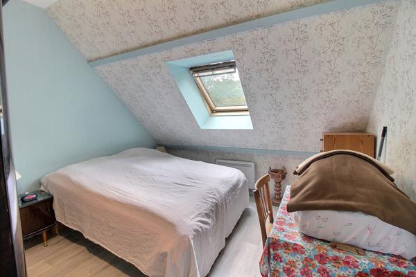 Pavillon 5 chambres proche EPERNON avec terrain et garage