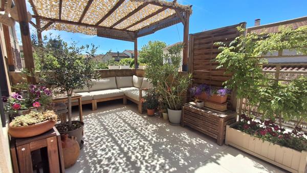DUPLEX  CLIMATISE T4 TERRASSE  PLEIN CENTRE BRIGNAIS