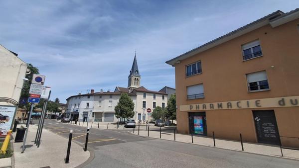 DUPLEX  CLIMATISE T4 TERRASSE  PLEIN CENTRE BRIGNAIS