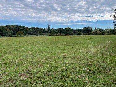 Terrain à Batir à vendre à Cour-Cheverny dans le Loir-et-Cher (41700), ref : 001/2117