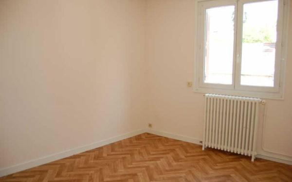 Appartement à louer    2 pièces •  Saint-Satur