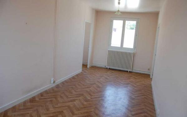 Appartement à louer    2 pièces •  Saint-Satur