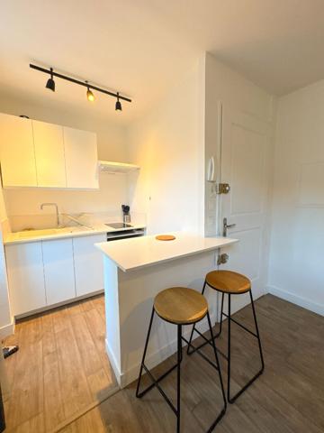 A VENDRE 84160 CADENET APPARTEMENT LOUE TYPE 2 PIECES D'ENVIRON 25M² AVEC CAVE (RENTABILITE 5,8%)