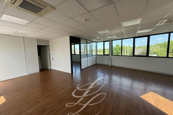 Location - BUREAUX 84 m 2