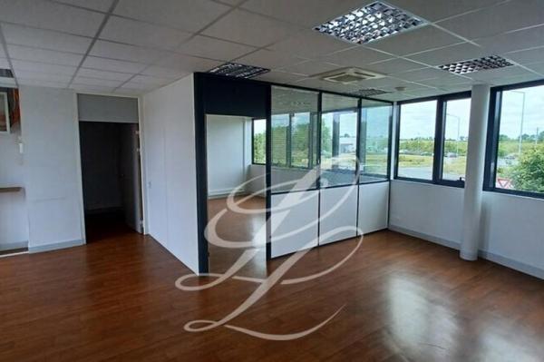 Location - BUREAUX 84 m 2
