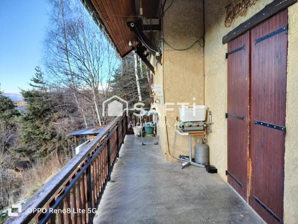 Maison de 238m² surface au sol( 124m² loi carrez )avec terrasse, garage de 89m², sur 2585m² de terrain