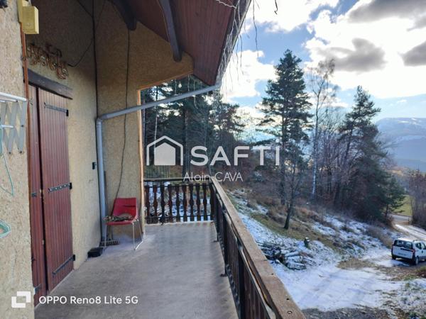 Maison de 238m² surface au sol( 124m² loi carrez )avec terrasse, garage de 89m², sur 2585m² de terrain