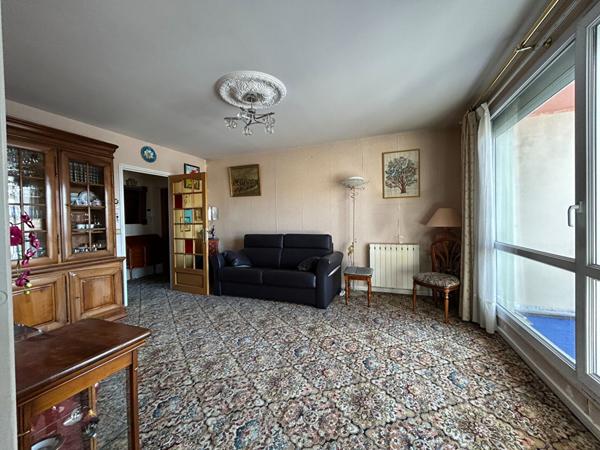 LE HAVRE - SECTEUR GRAVILLE - APPARTEMENT 2 CHAMBRES, ASCENSEUR, BALCON, GARAGE ET PARKING PRIVATIF