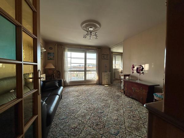 LE HAVRE - SECTEUR GRAVILLE - APPARTEMENT 2 CHAMBRES, ASCENSEUR, BALCON, GARAGE ET PARKING PRIVATIF