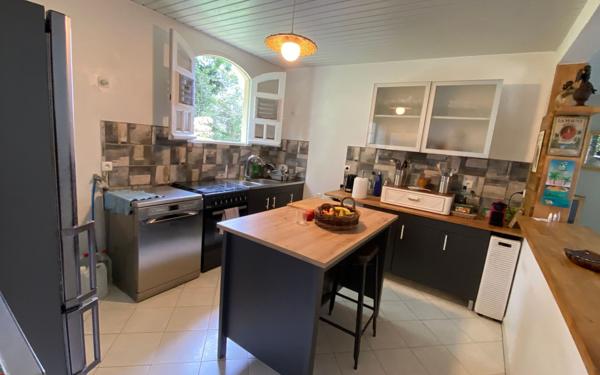 Maison à vendre    4 pièces • 95 m2 Rivière-Pilote