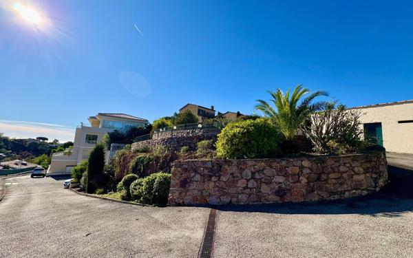 Appartement à vendre    3 pièces • 60 m2 Cannes