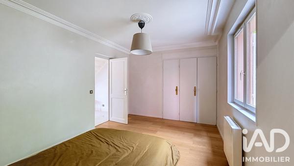 Maison à vendre 7 pièces 165 m² Saint-Genis-Laval