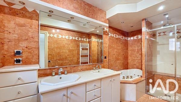 Maison à vendre 7 pièces 165 m² Saint-Genis-Laval