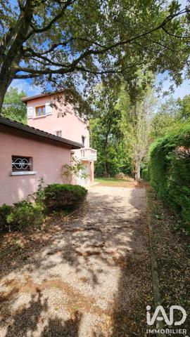 Maison à vendre 7 pièces 165 m² Saint-Genis-Laval