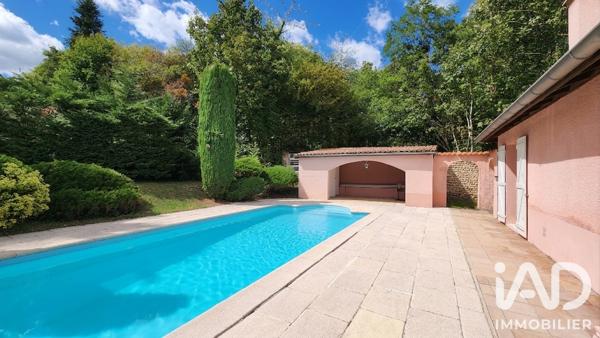 Maison à vendre 7 pièces 165 m² Saint-Genis-Laval