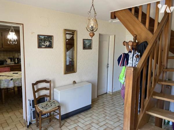 MAISON EN PIERRES AVEC BATIMENT ET TERRAIN