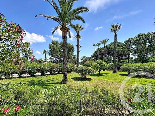 Appartement T3 à vendre  3 pièces - 57,83 m 2   CAVALAIRE SUR MER  - 83